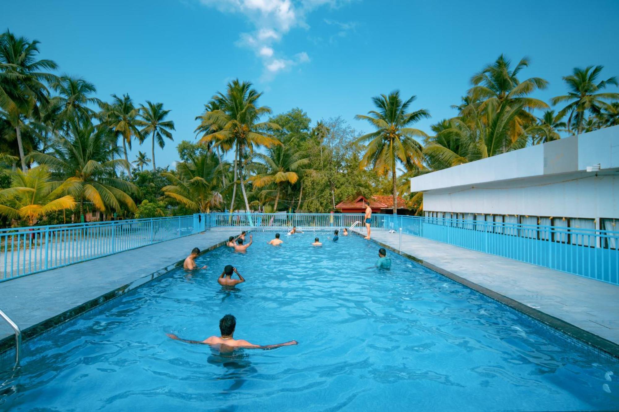 Munroe Island Lake Resort Mundrothuruth Екстер'єр фото